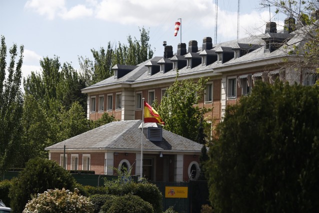 La bandera de España ondea en el Palacio de la Moncloa La bandera de España ondea en el Palacio de la Moncloa
