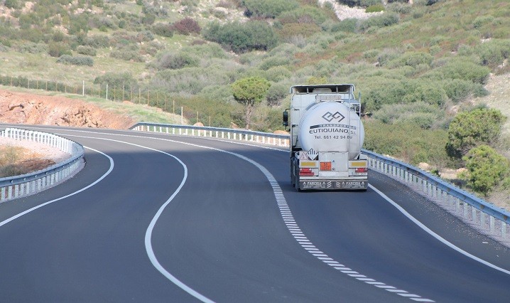 Camiu00f3n, camionero, carretera