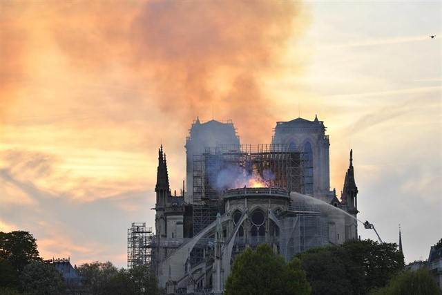 Julien Mattia Le Pictorium agencia DPA Notre Dame