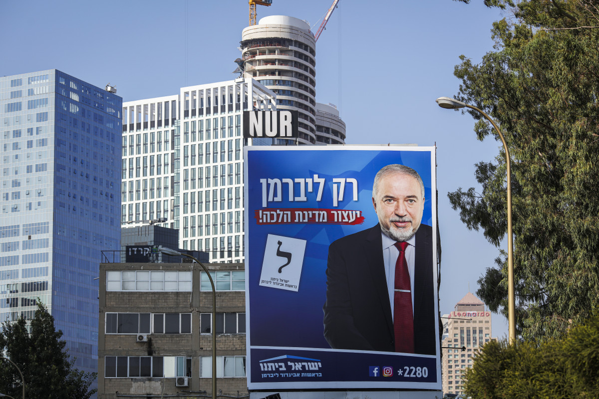 Cartal de campau00f1a Avigdor Lieberman