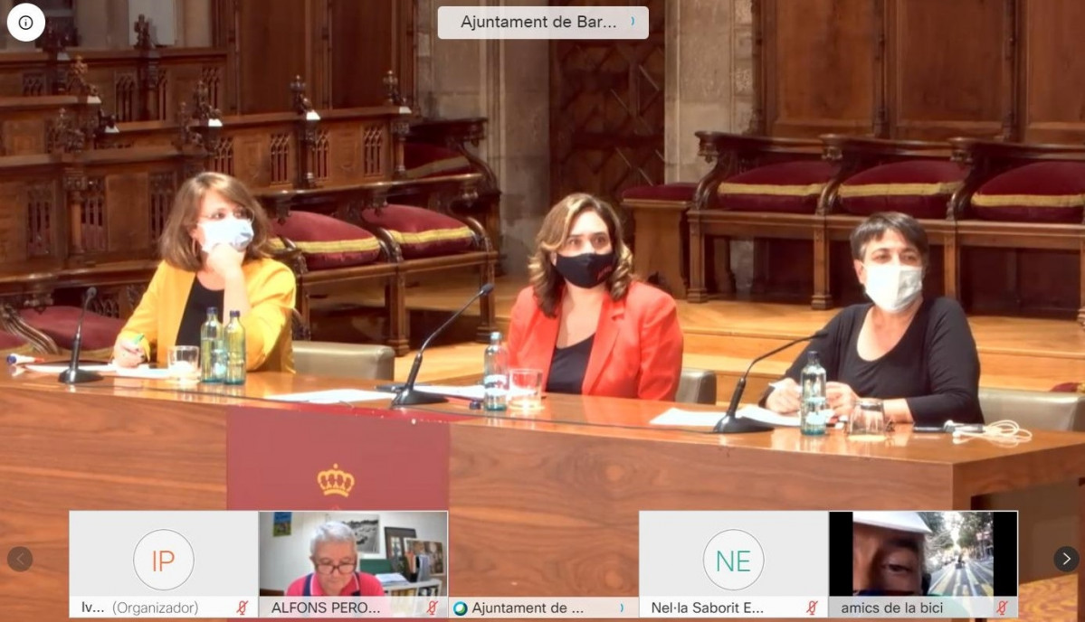 Europa Press 3333830 janet sanz Ada Colau rosa alarcon sesión plenaria pacto movilidad