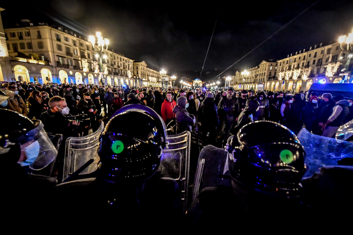 Europa Press 3398772 26 october 2020 italy milan people gather in the center of turin to protest