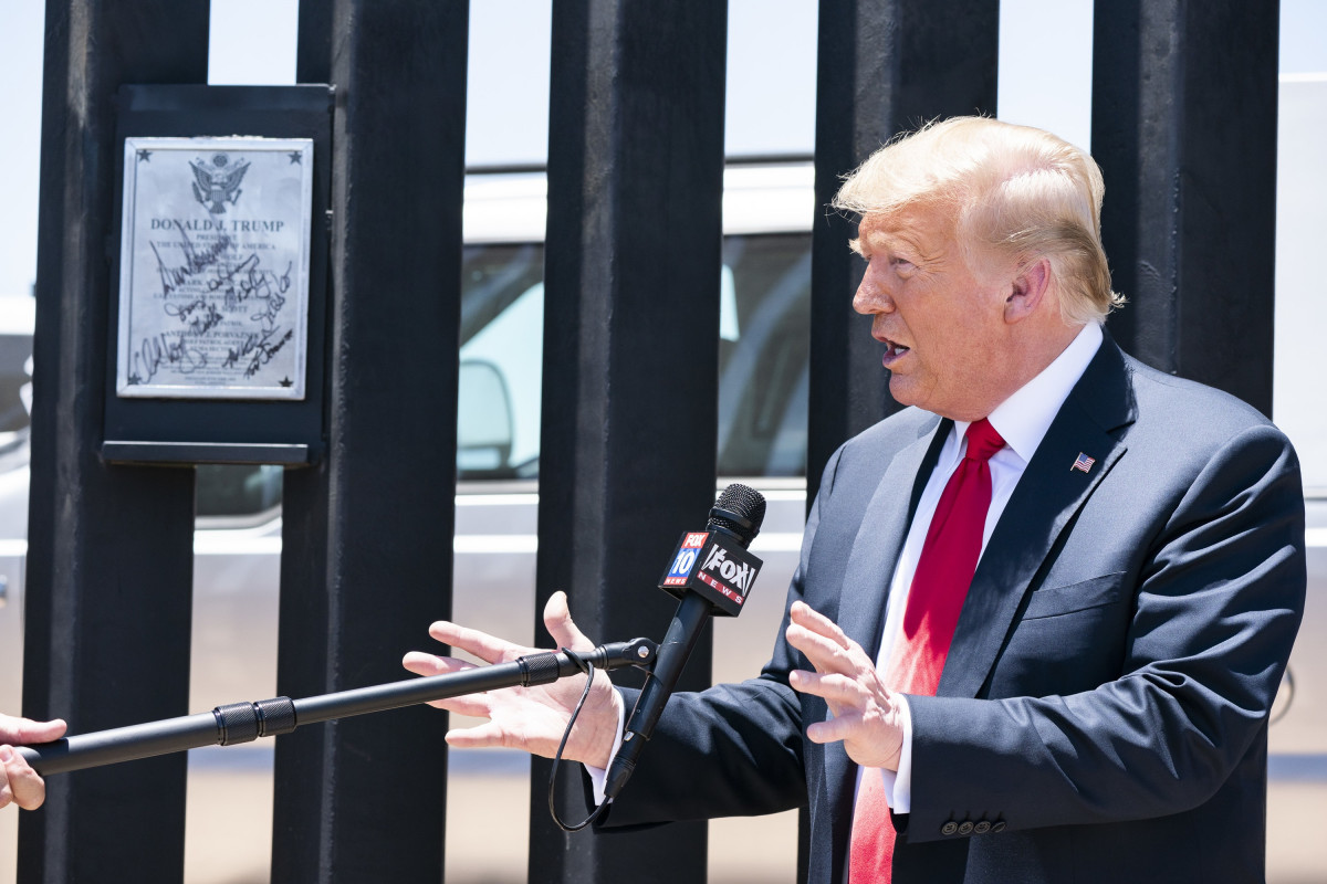 El presidente de Estados Unidos, Donald Trump, durant la inauguración de una Parte del nuevo muro fronterizo que separa la frontera sur con México.