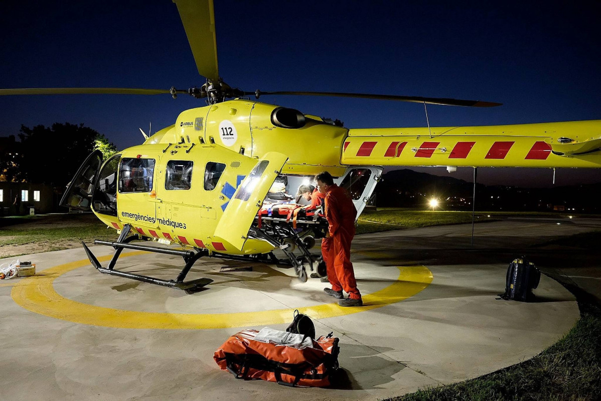 Un helicópteros del Servicio de Emergencias Médicas (SEM), en un Servicio nocturno