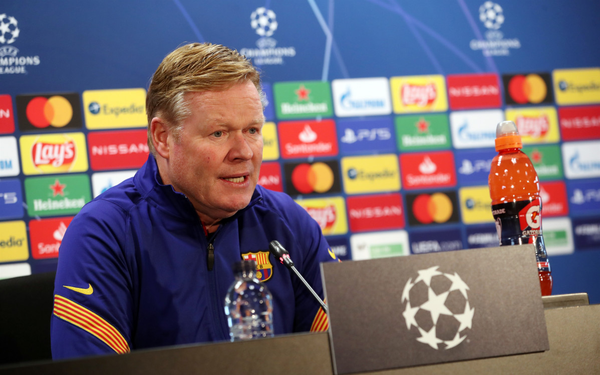 El entrenador del FC Barcelona, Ronald Koeman, en rueda de prensa en la Liga de Campeones