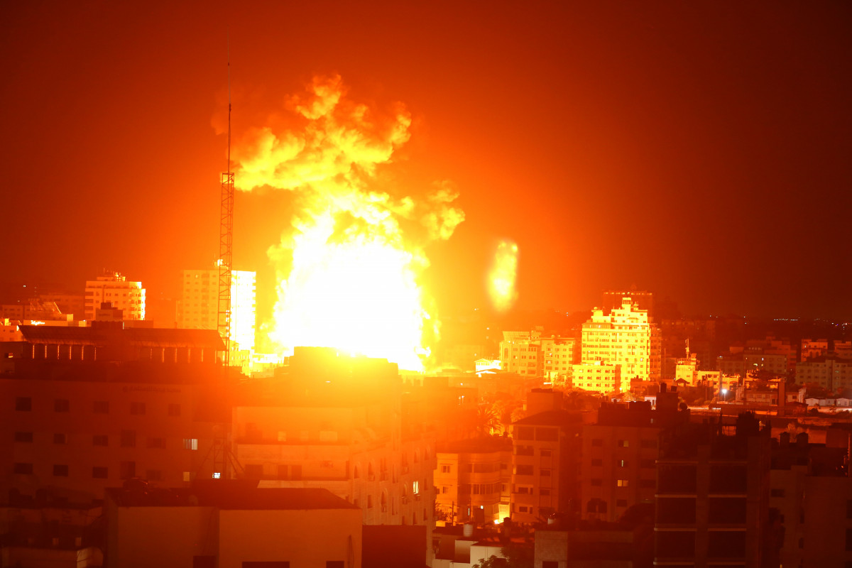 Europa Press 3715678 17 may 2021 palestino territories gaza city fire and smoke rise above