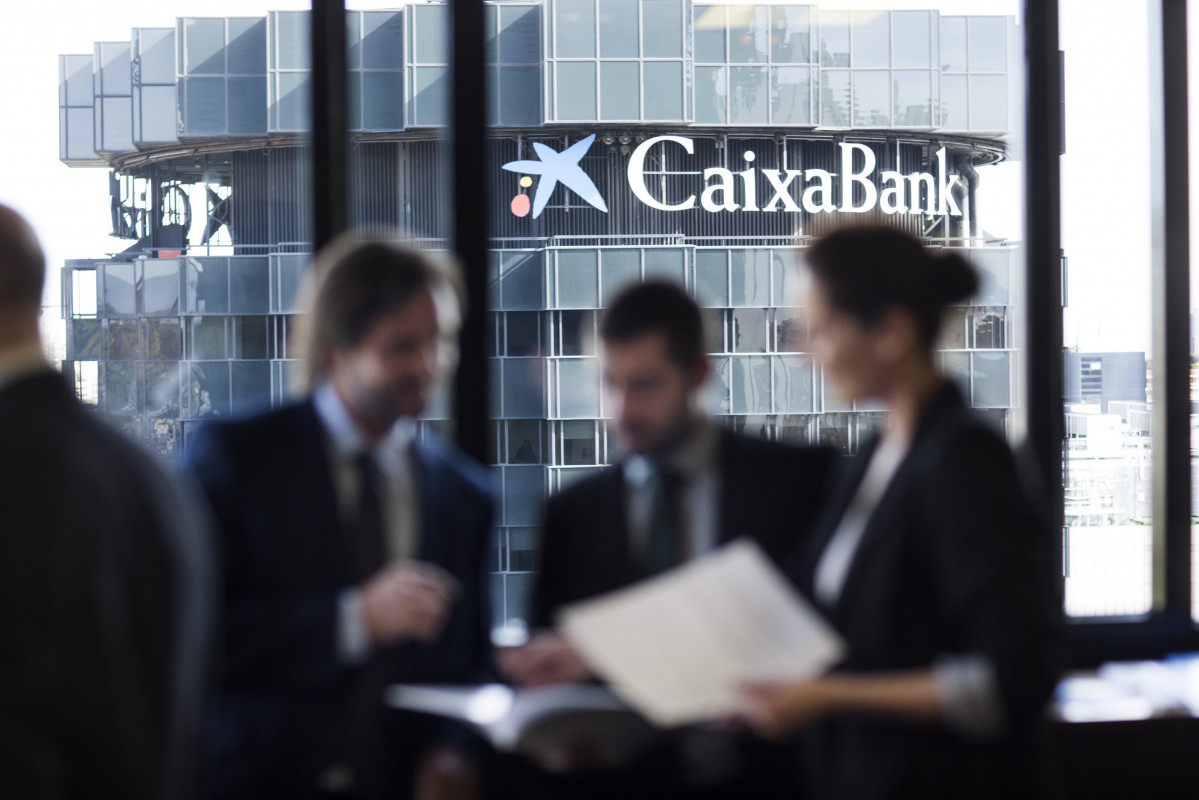 Archivo - Los bonos verdes de CaixaBank evitan la emision de 1,5 millones de toneladas de dióxido de carbono