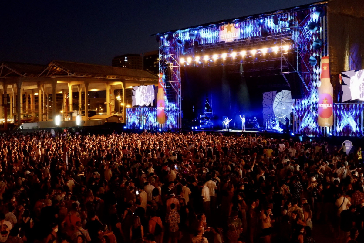 Imagen del segundo día del festival Cruïlla, que cierra una edición que ha acogido a más de 51.000 personas sin distancia y con test