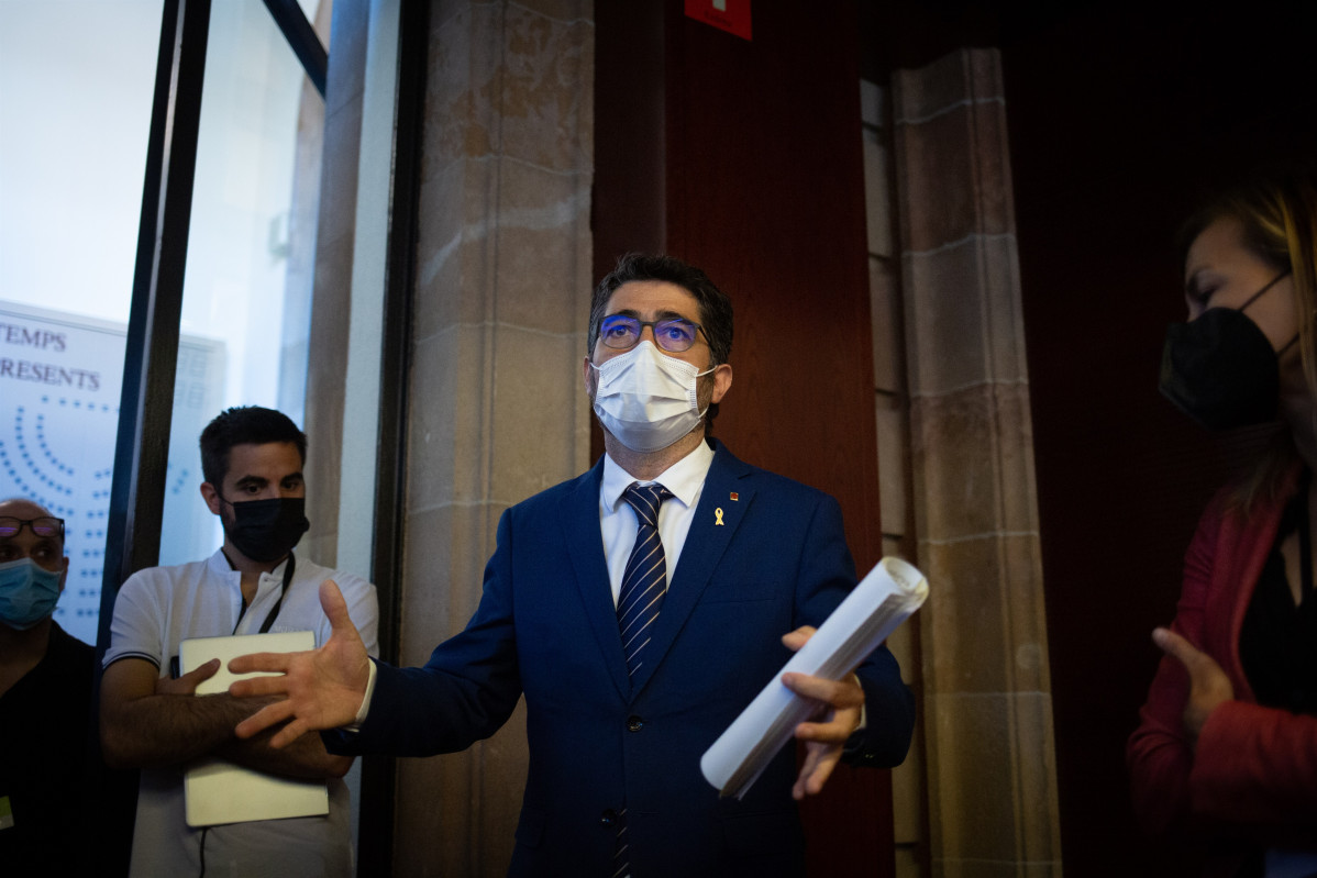 El vicepresidente del Gobierno, Jordi Puigneró, ha Admitido este judías que sume aparición en una foto de una reunión en Francia con más de diez personas de 'burbujas' distintas, sin distancia social ni mascarilla, Reducir texto <br>