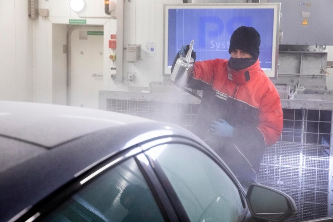 Seat incluye cámaras climáticas en Martorell para probar