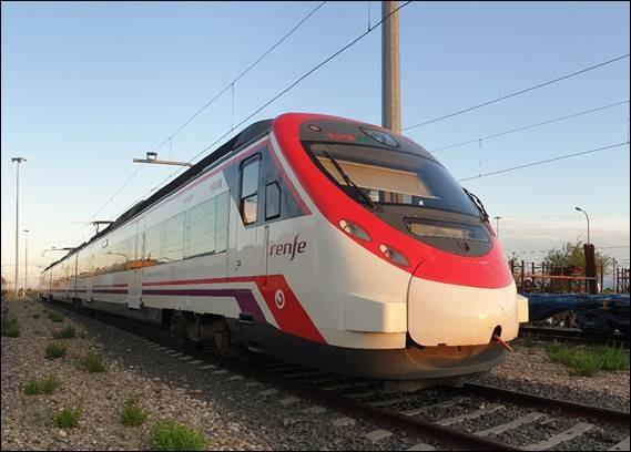 Archivo - Tren de Renfe