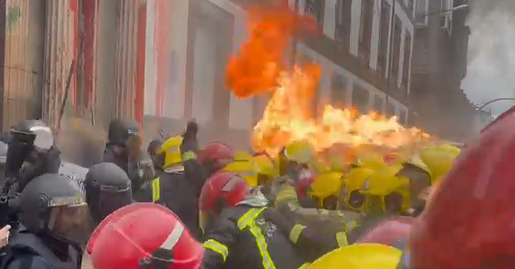 Protesta de los trabajadores de parques comarcales de bomberos en una imagen de los manifestantes