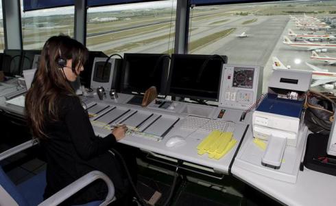Los controladores convocan paros parciales para los días 11, 12, 25 y 26 de julio